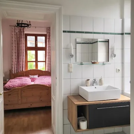 Ferienappartment Zum Gruenen Hirsch * باد اسشي